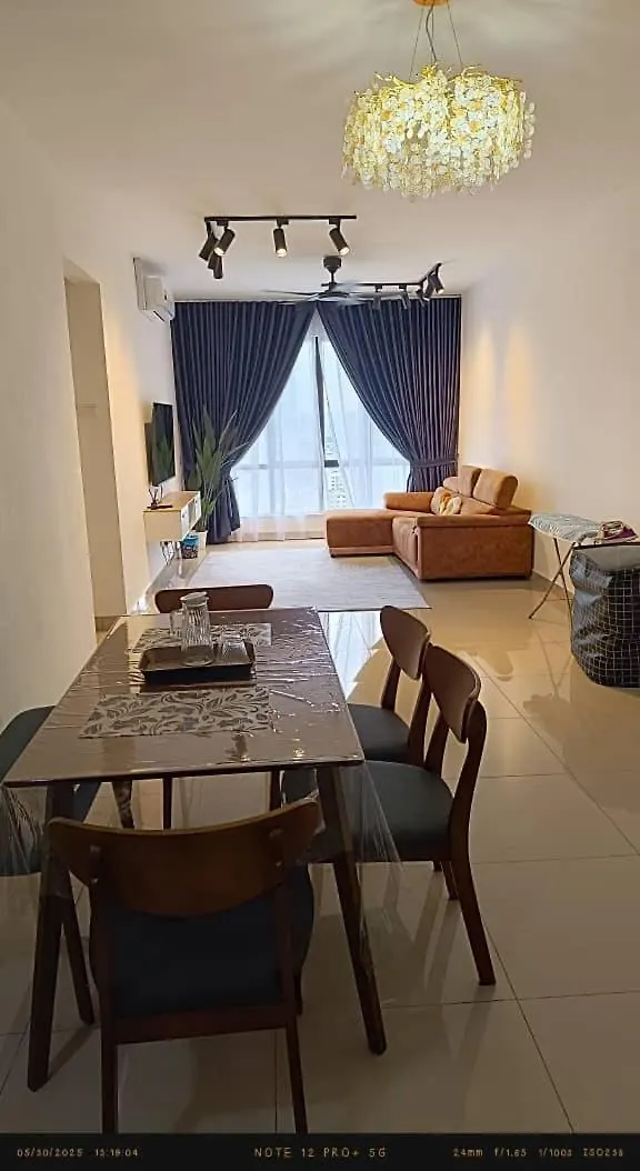 Tiraii Homestay Panorama Johor Bahru 0*,